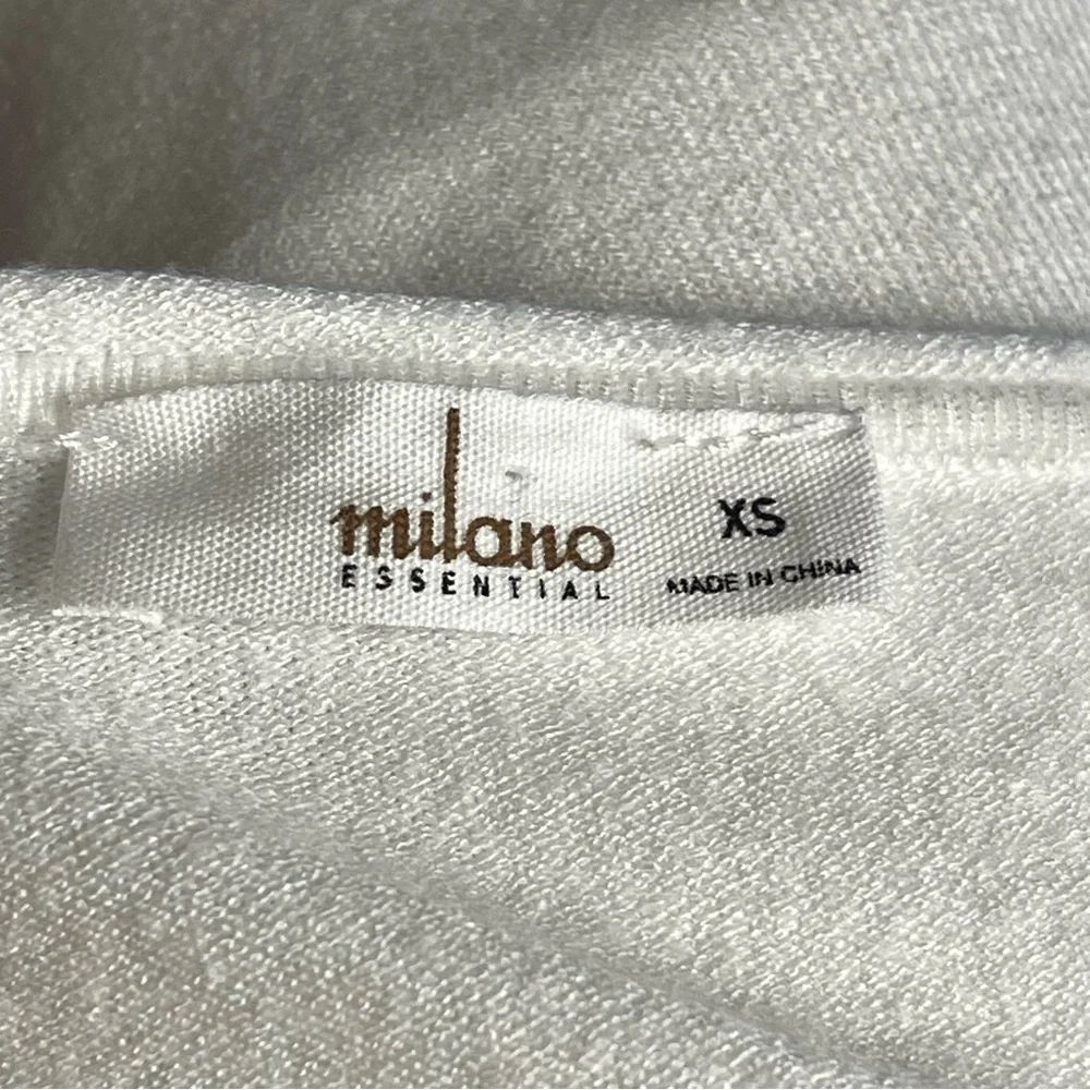 Milano Ultra Soft Lightweight 3/4 Sleeve V-Neck Sweater (white) - XS